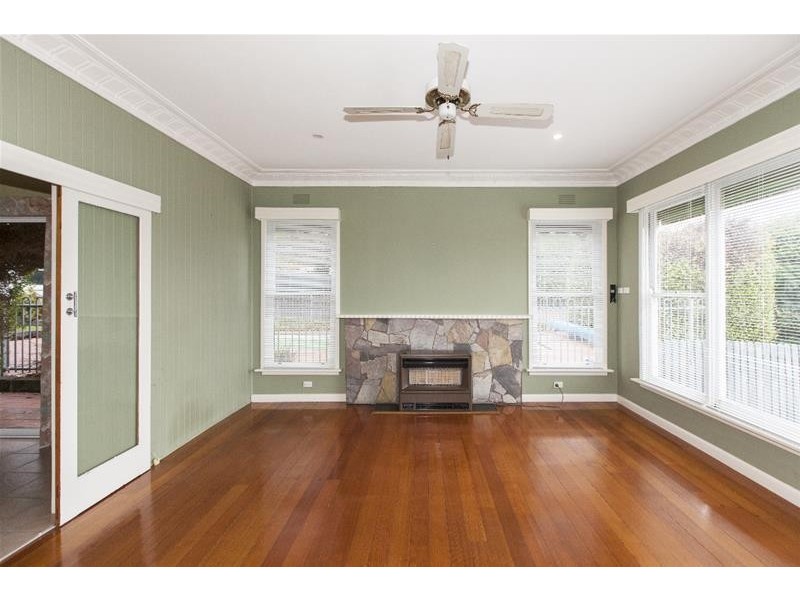 4 BREWSTER Road, Ararat VIC 3377