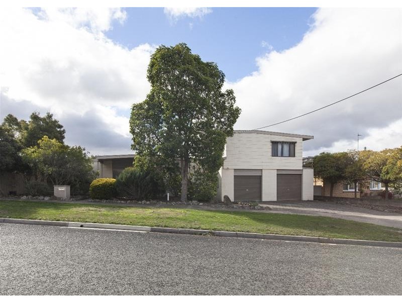 21 Ford Street, Ararat VIC 3377