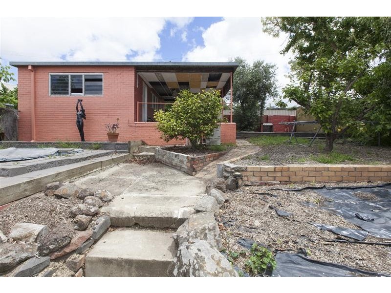 9 Lambert Street, Ararat VIC 3377