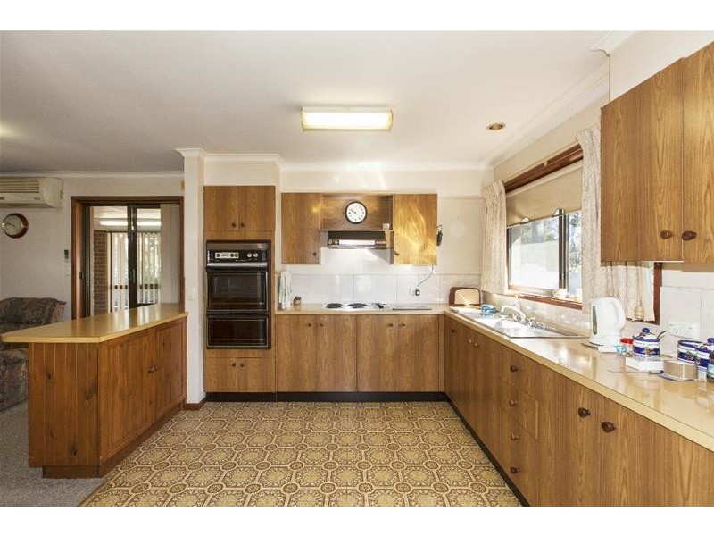 16 Campbell Street, Streatham VIC 3351