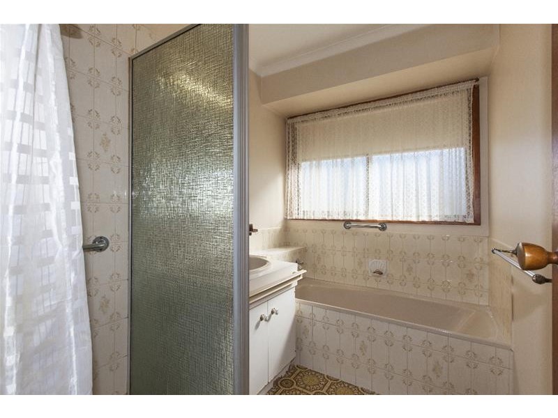 16 Campbell Street, Streatham VIC 3351