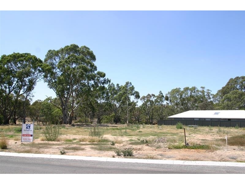 20 Acacia Avenue, Ararat VIC 3377