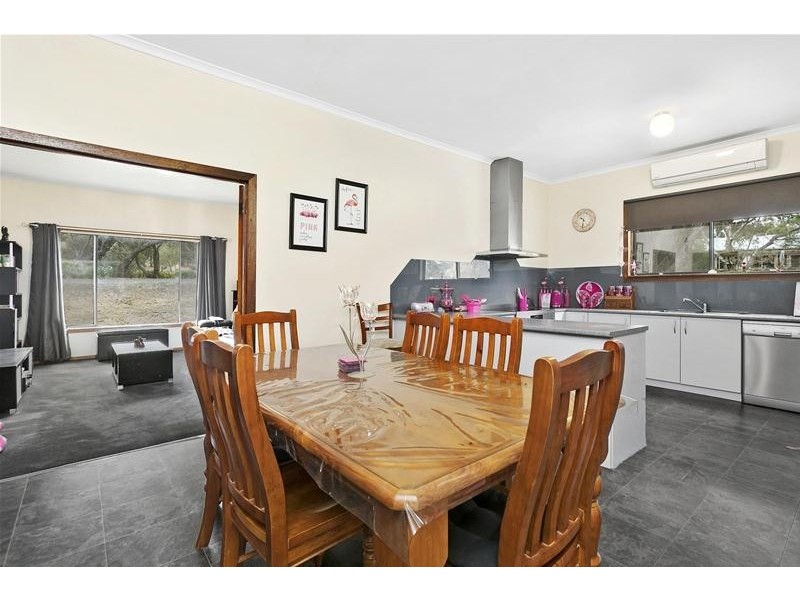 64 Bellinghams Hill Road, Ararat VIC 3377