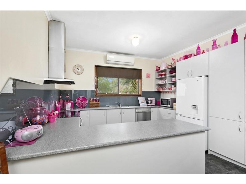 64 Bellinghams Hill Road, Ararat VIC 3377