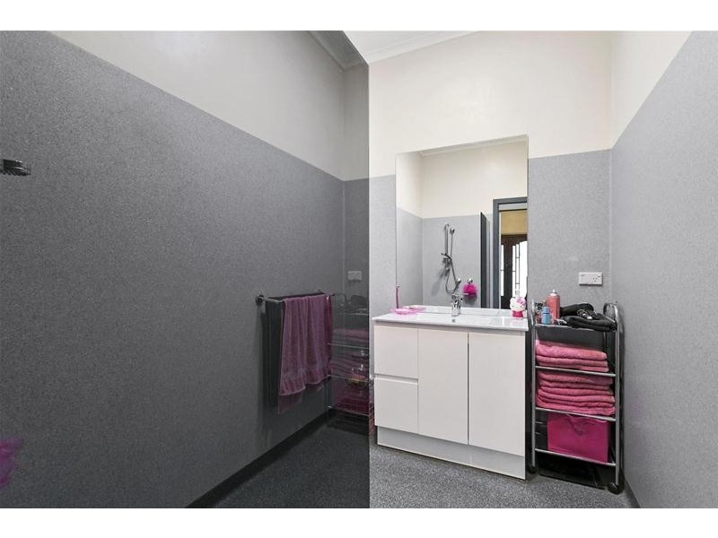 64 Bellinghams Hill Road, Ararat VIC 3377