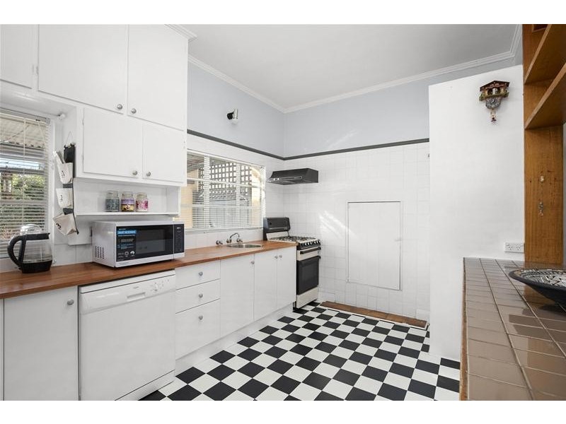 16 Baird Street, Ararat VIC 3377