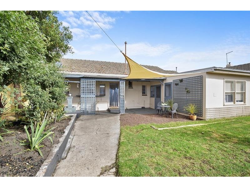 16 Baird Street, Ararat VIC 3377