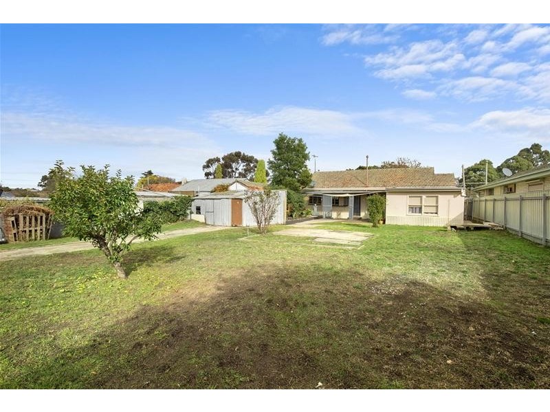 16 Baird Street, Ararat VIC 3377