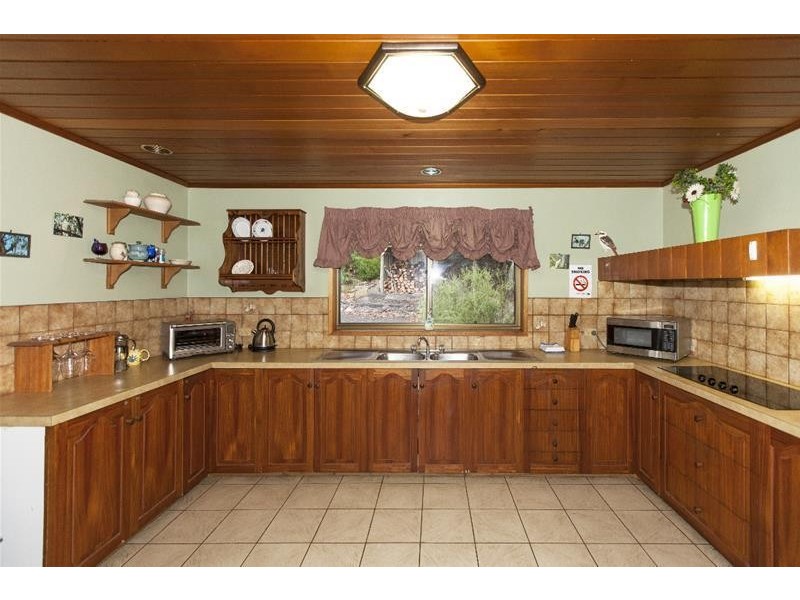 8 High Road, Halls Gap VIC 3381