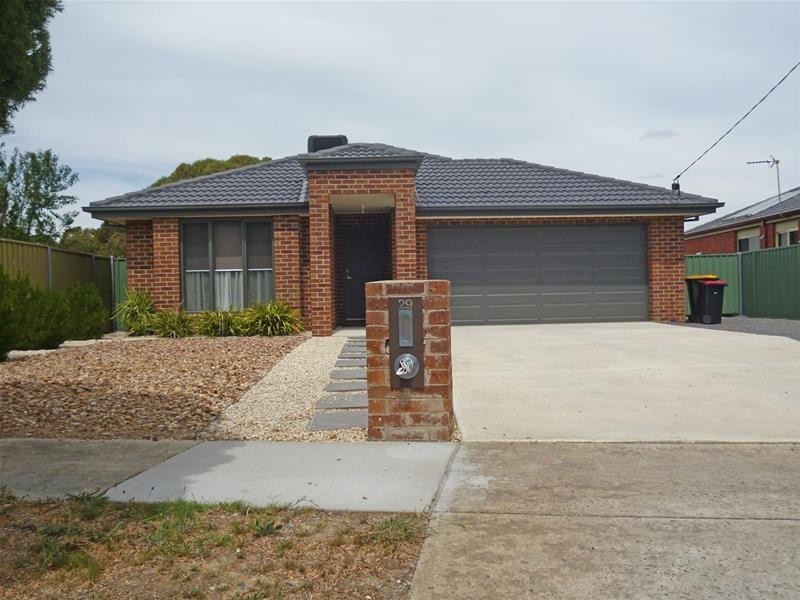 29 BEST Street, Ararat VIC 3377