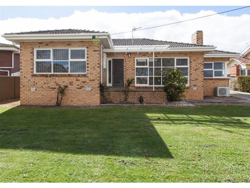 18 BARKLY WEST Street, Ararat VIC 3377