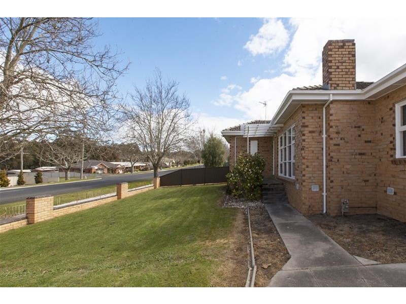 18 BARKLY WEST Street, Ararat VIC 3377