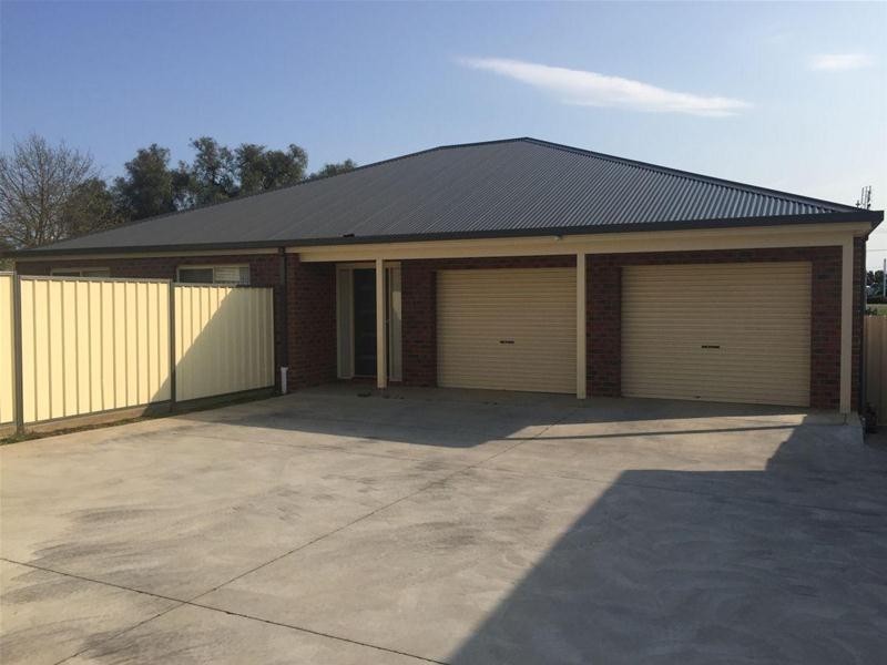 2/329 BARKLY Street, Ararat VIC 3377