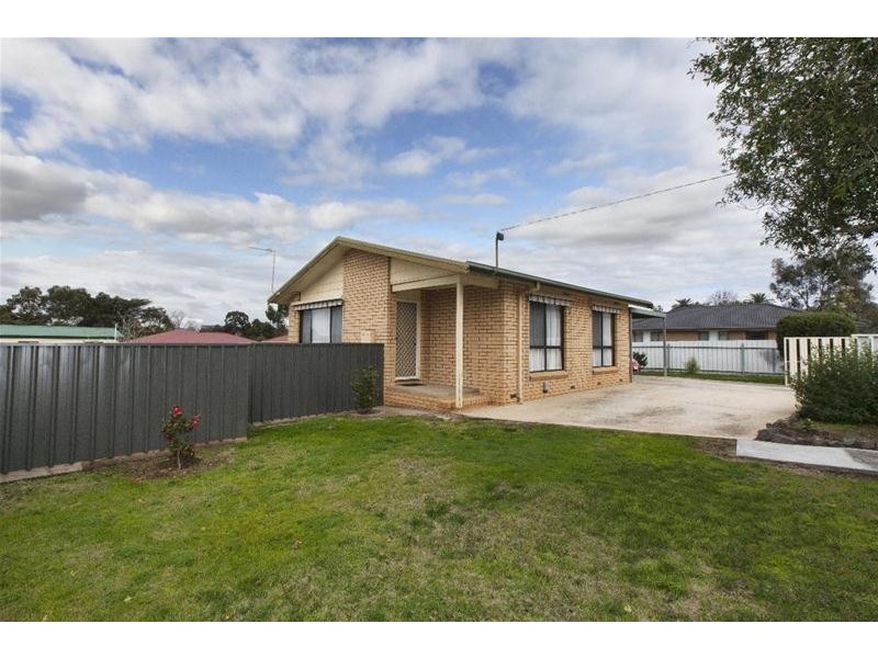 2 Lowe Street, Ararat VIC 3377