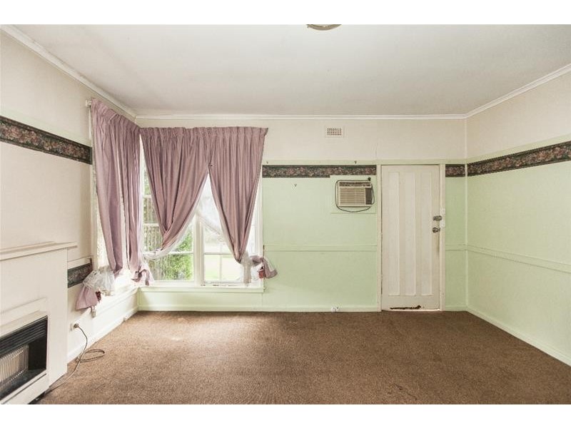 24 MONTGOMERY Street, Ararat VIC 3377