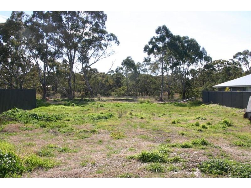 3 20 Acacia Avenue, Ararat VIC 3377