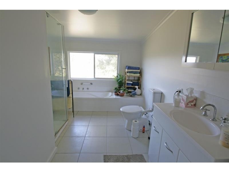 143 Riflebutts Road, Landsborough VIC 3384