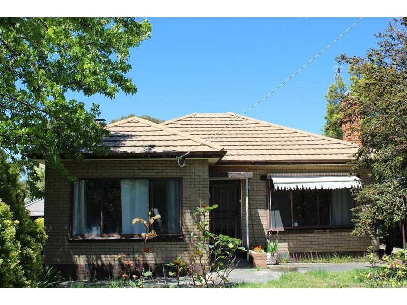 16 ACACIA Avenue, Ararat VIC 3377