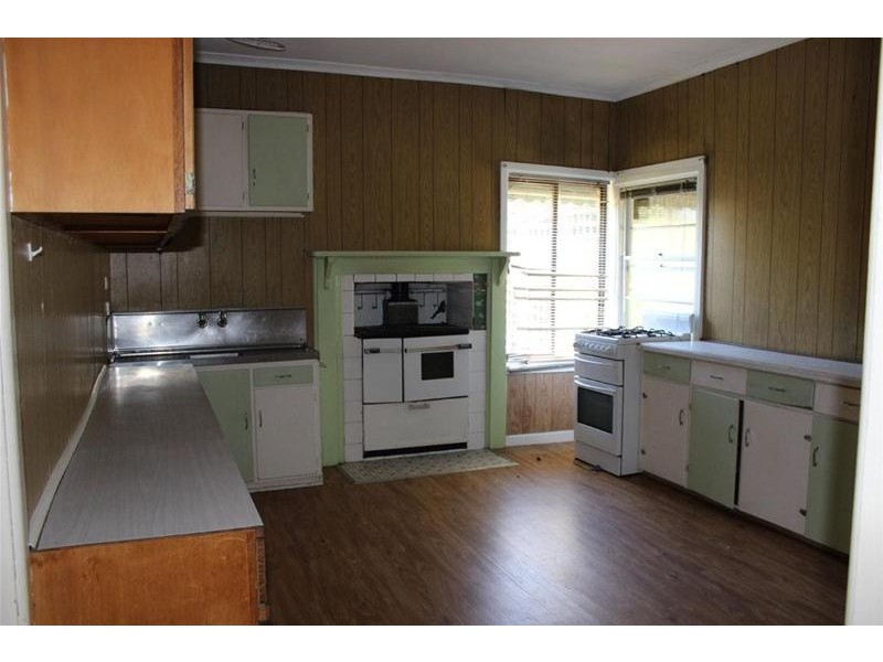 16 ACACIA Avenue, Ararat VIC 3377