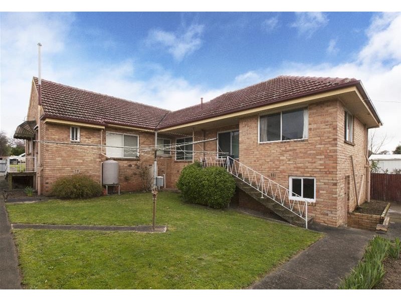 6 Clay Street, Ararat VIC 3377