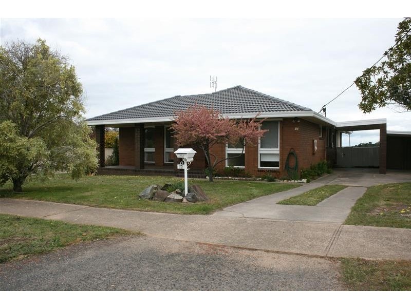 17 HIGH   WEST Street, Ararat VIC 3377