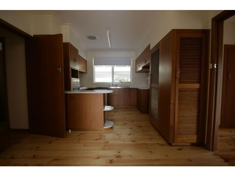 17 HIGH   WEST Street, Ararat VIC 3377