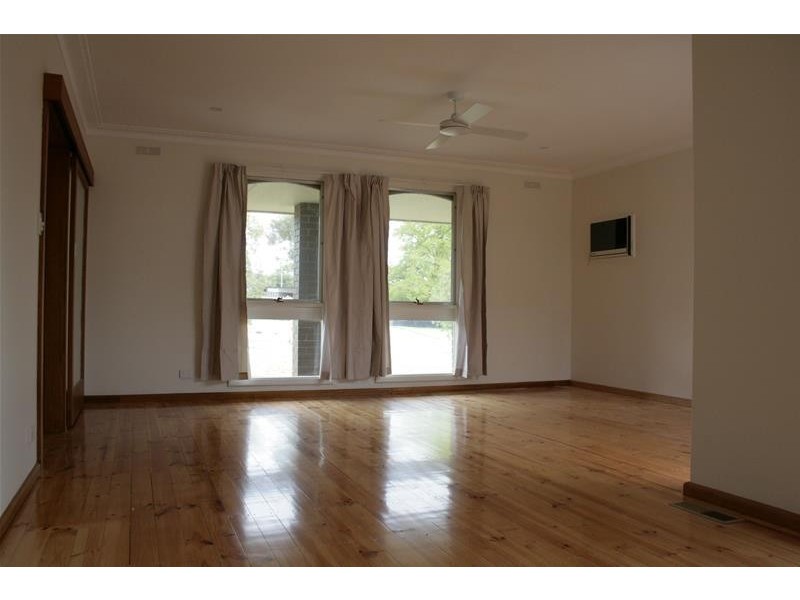 17 HIGH   WEST Street, Ararat VIC 3377