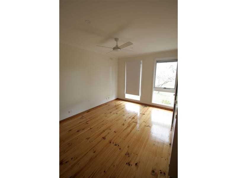 17 HIGH   WEST Street, Ararat VIC 3377