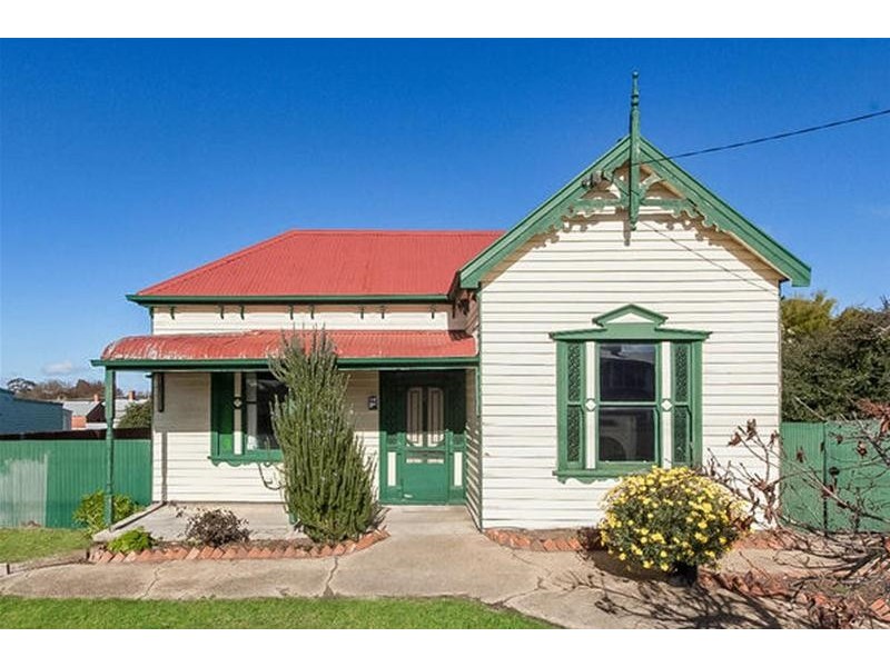 84 Moore Street, Ararat VIC 3377