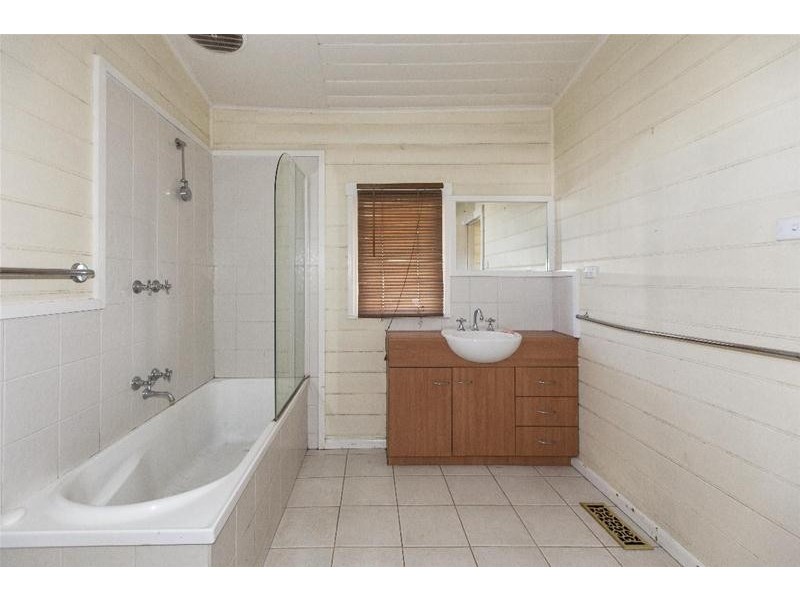 84 Moore Street, Ararat VIC 3377