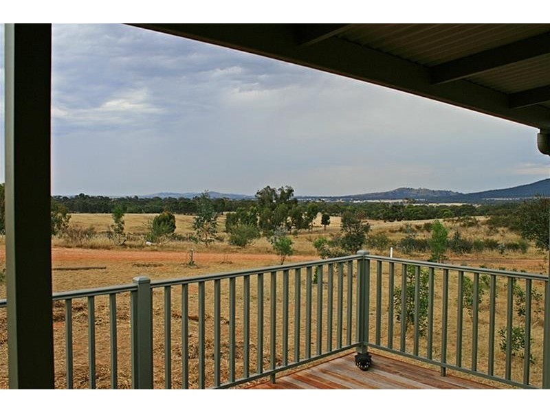 16 Jeffery Lane, Landsborough VIC 3384