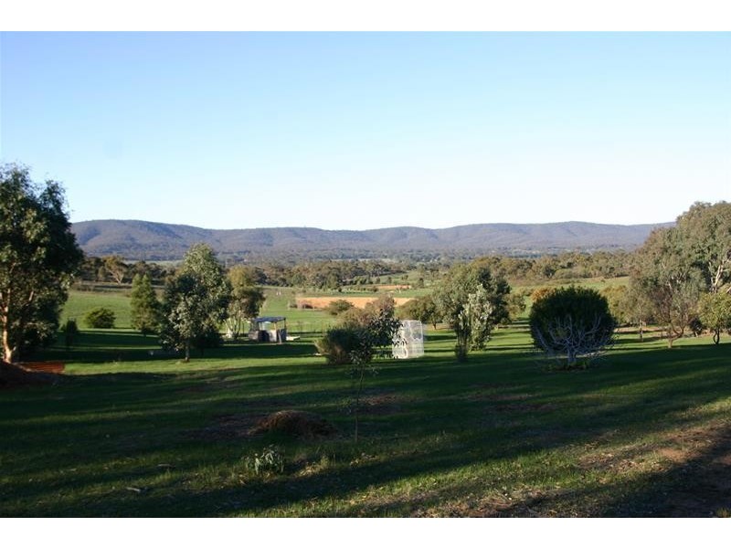 16 Jeffery Lane, Landsborough VIC 3384