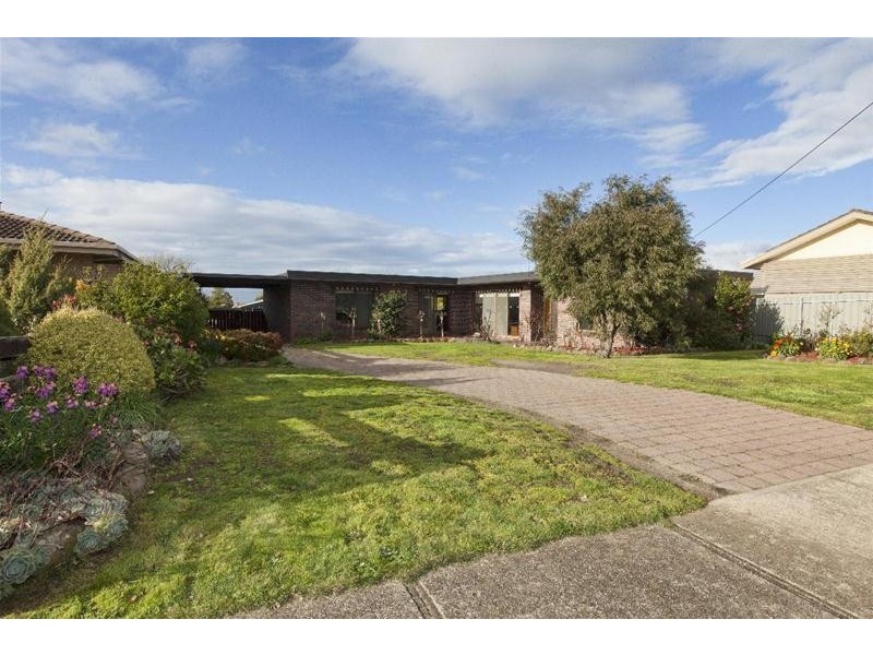 2 Ellerker Avenue, Ararat VIC 3377