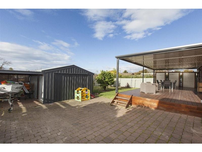 2 Ellerker Avenue, Ararat VIC 3377