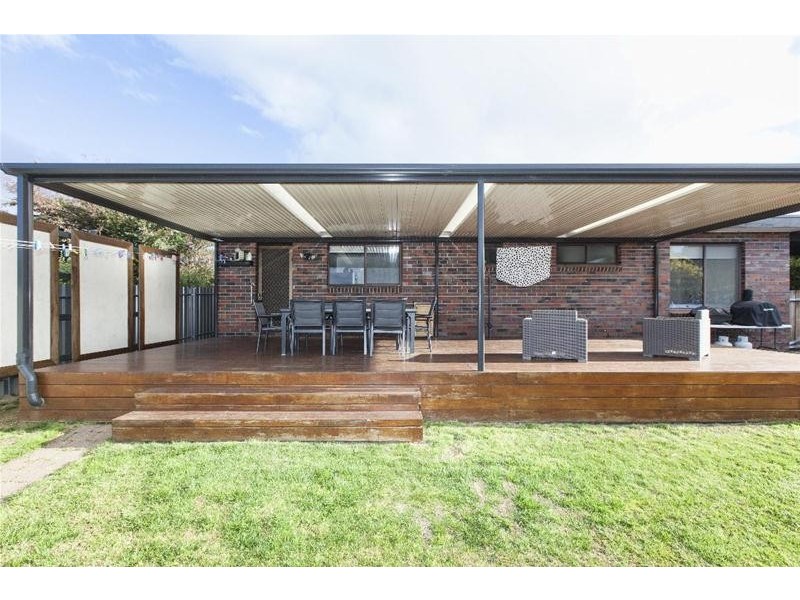 2 Ellerker Avenue, Ararat VIC 3377