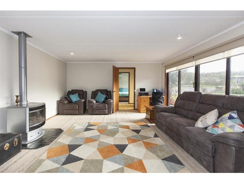 2 Ellerker Avenue, Ararat VIC 3377