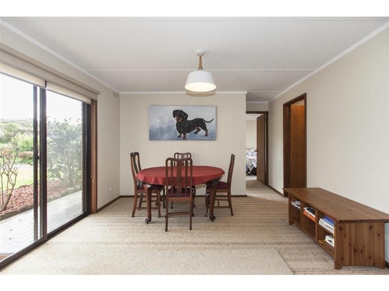 2 Ellerker Avenue, Ararat VIC 3377