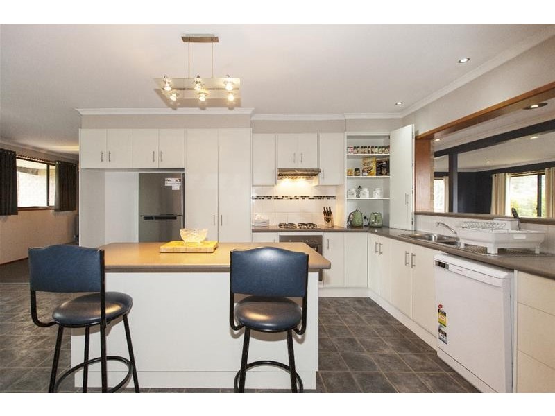 17 Kneebone Street, Ararat VIC 3377