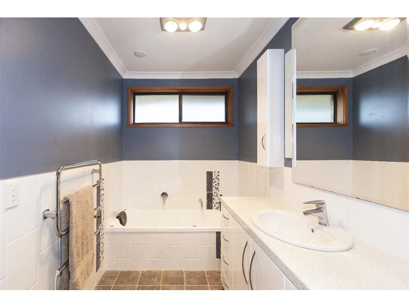 17 Kneebone Street, Ararat VIC 3377