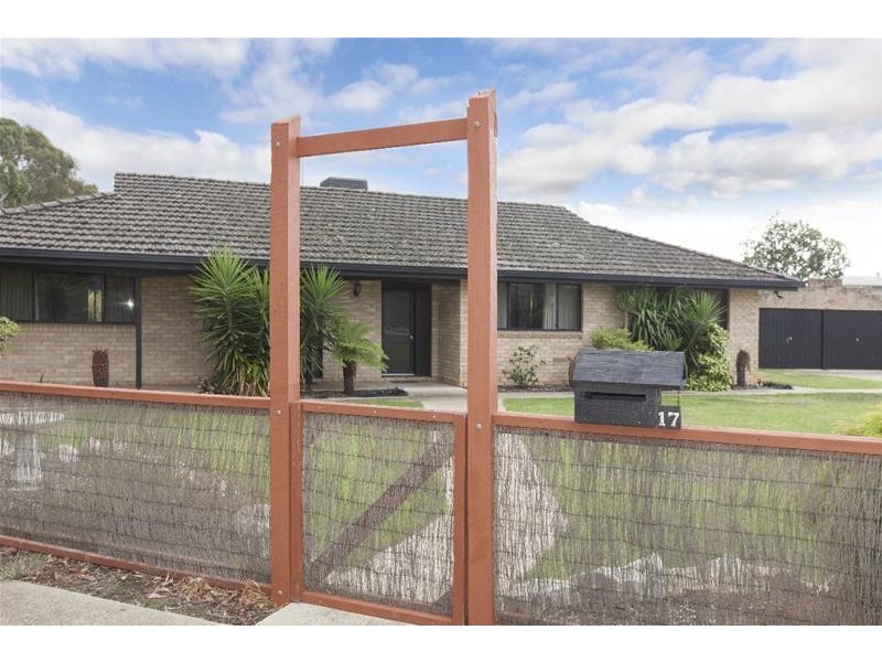 17 Kneebone Street, Ararat VIC 3377