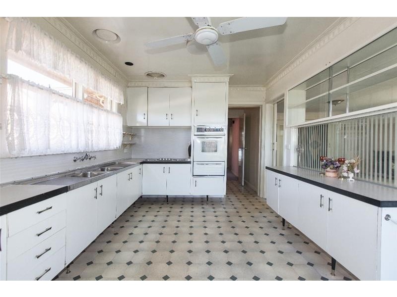 4 Lowe Street, Ararat VIC 3377