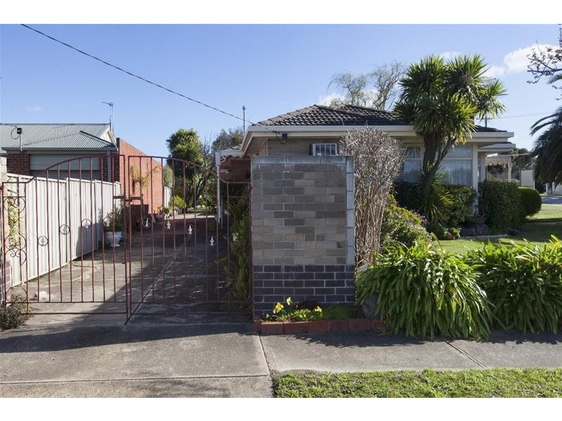 4 Lowe Street, Ararat VIC 3377