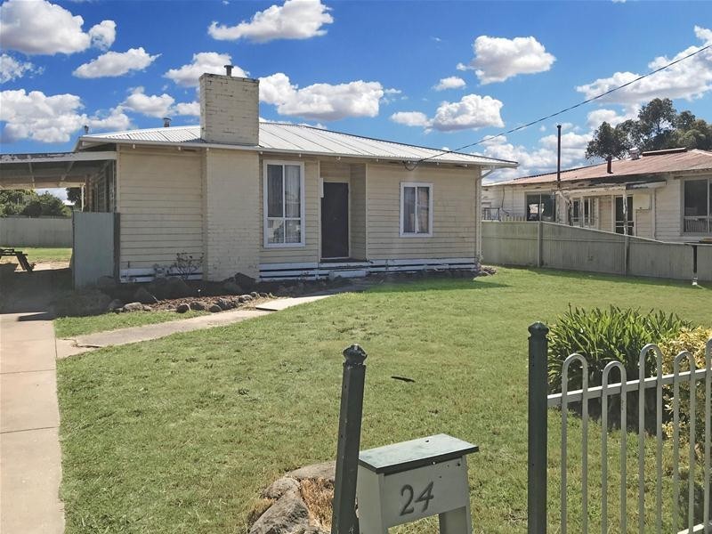 24 MURPHY Street, Ararat VIC 3377