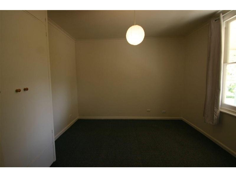 106 MOORE Street, Ararat VIC 3377