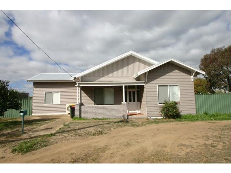32 MAUDE Street, Ararat VIC 3377