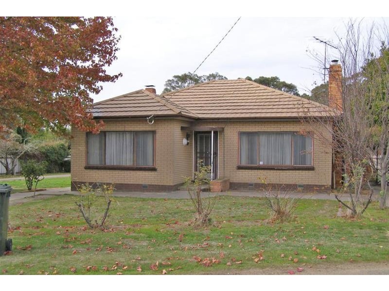 16 ACACIA Avenue, Ararat VIC 3377