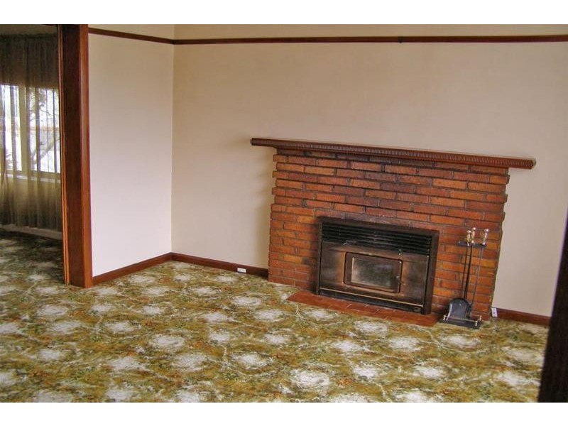 16 ACACIA Avenue, Ararat VIC 3377