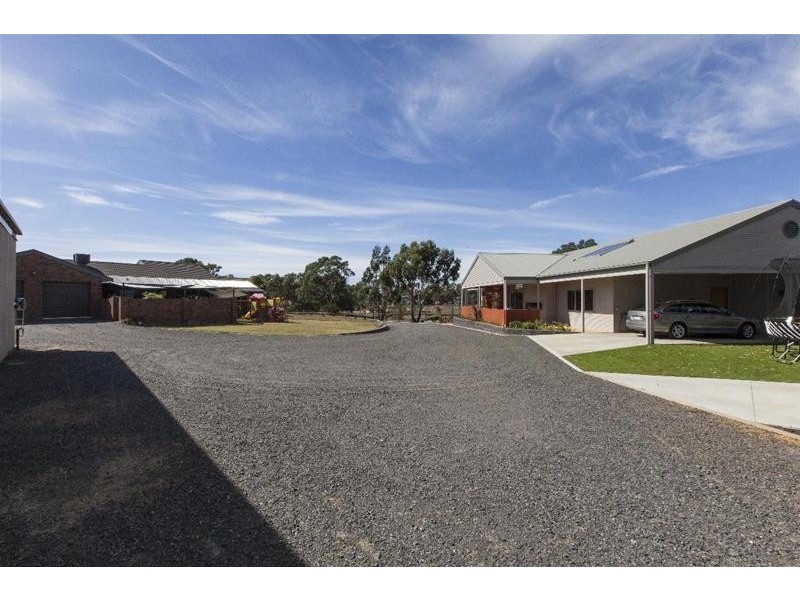 74 TATYOON Road, Ararat VIC 3377