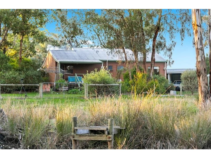 1015 Pyrenees Highway, Amphitheatre VIC 3468