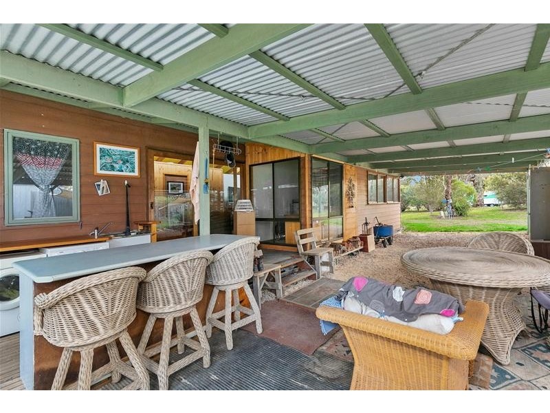 1015 Pyrenees Highway, Amphitheatre VIC 3468